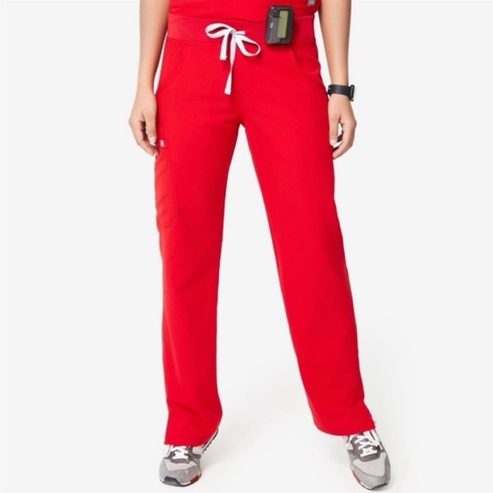FIGS | Kade Cargo Scrub Pants | M/T | Red | EUC | Limited Edition color